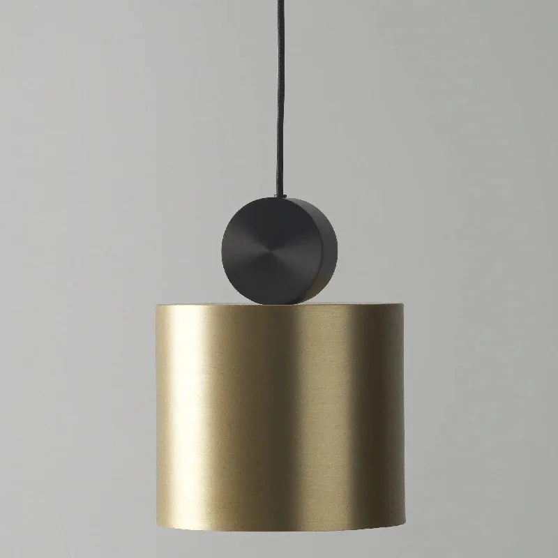 Track lighting with adjustable armsTrack lighting with a minimalist track designCalee V2 Pendant